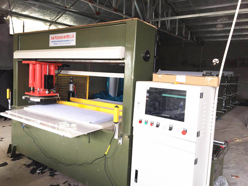 电脑龙门移动式裁断机